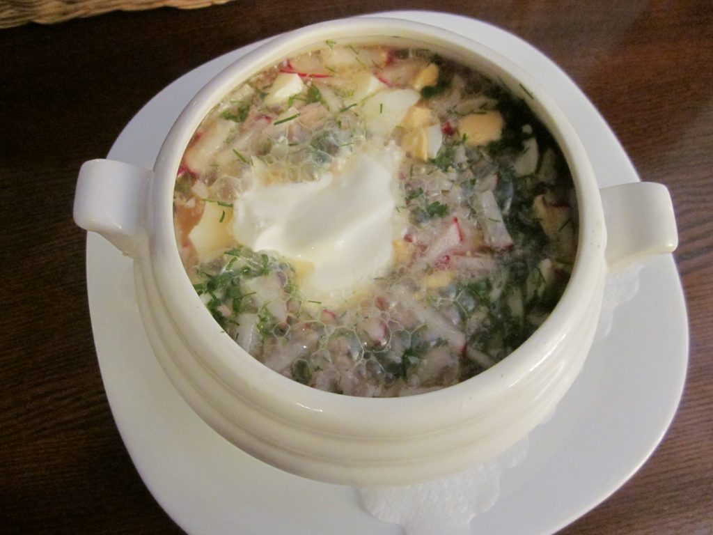 Šalta rusiška tradicinė sriuba "Okroška"