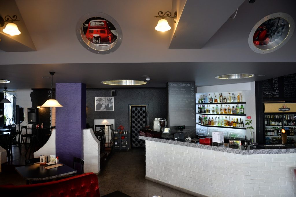 Black White kavine Klaipedoje