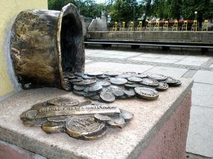 skulpt_ Puodyne su pinigais (7)